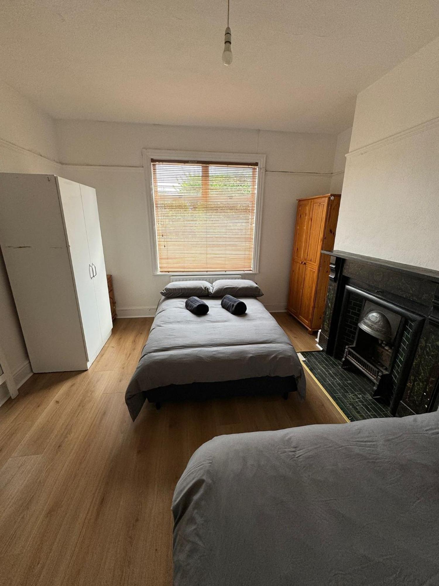 Nice Triple Room At 2 Iveragh Rd-6 Dublin Bagian luar foto